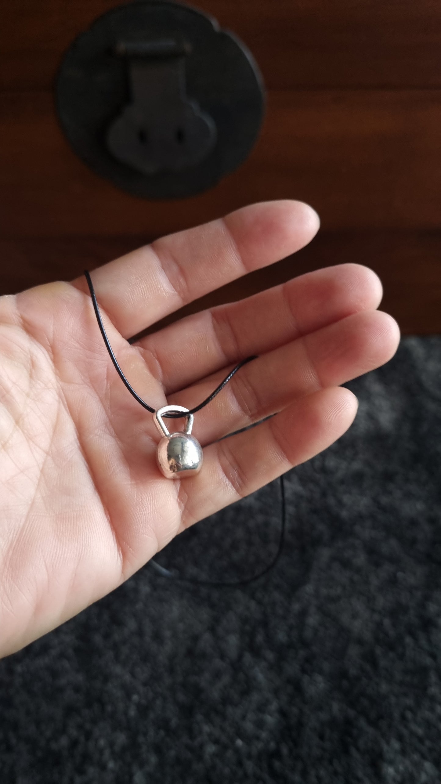BlackJacqStrength Choker - Kettlebell