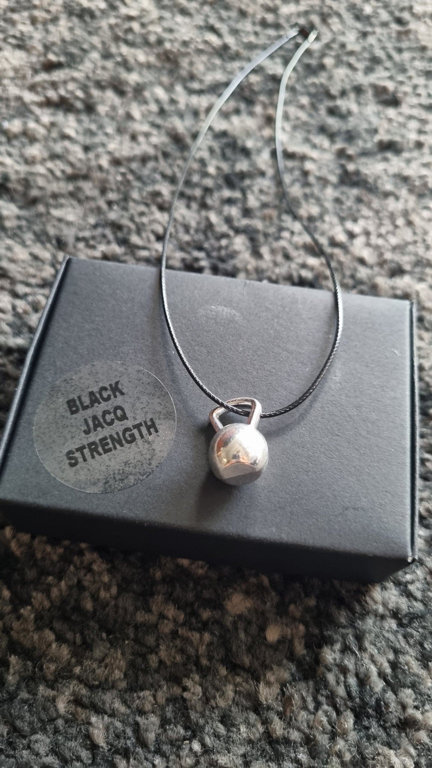 BlackJacqStrength Choker - Kettlebell