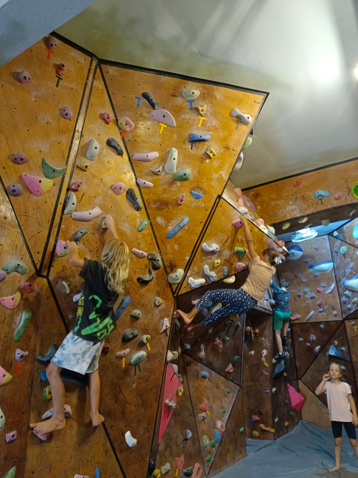2025 Mom & Kids Bali Retreat - Spending Sporty Time away